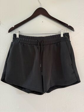 All In Motion Airy Sleek Shorts – Women’s Medium – NWT